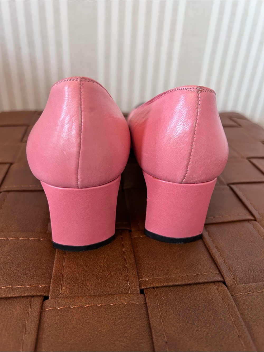 ST. JOHN PINK & Black Leather Heels Square Cap Toe Made in ITALY Size 6.5 RARE - Picture 7 of 10